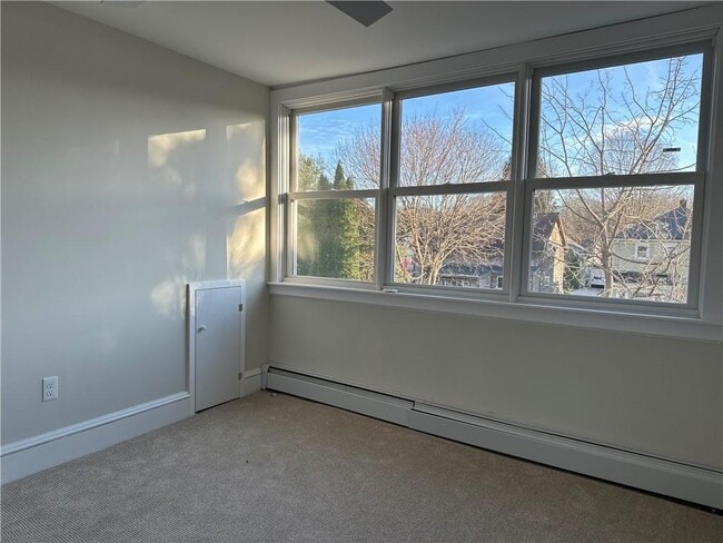 Building Photo - 100 Maple Ave