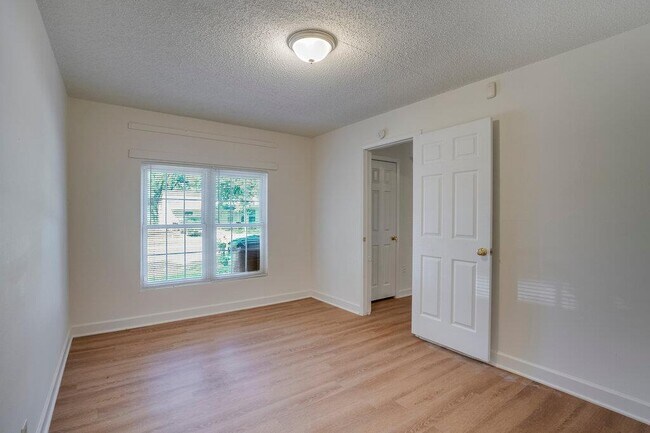 Building Photo - 509 Treys Way