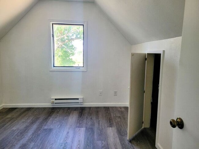 Building Photo - Fresh Air Country Living 4 Bedroom, 2.5 bath