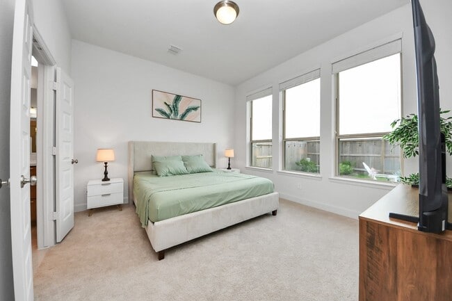 Building Photo - 27210 Butterfly Mint Ln