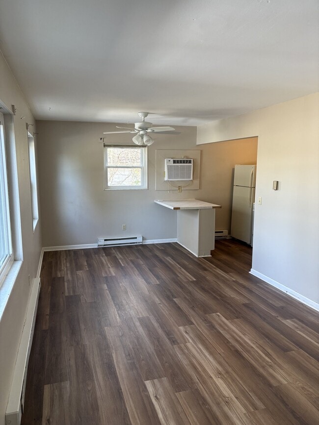 Building Photo - 6894 S Dixie Hwy