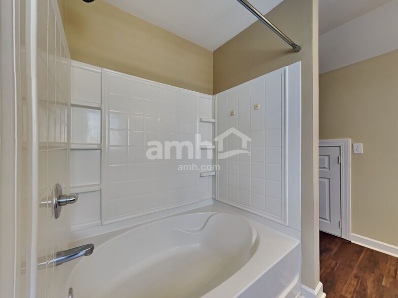 Building Photo - 222 Garden Grove Dr