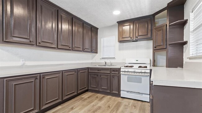 Building Photo - 7425 Gonzales St