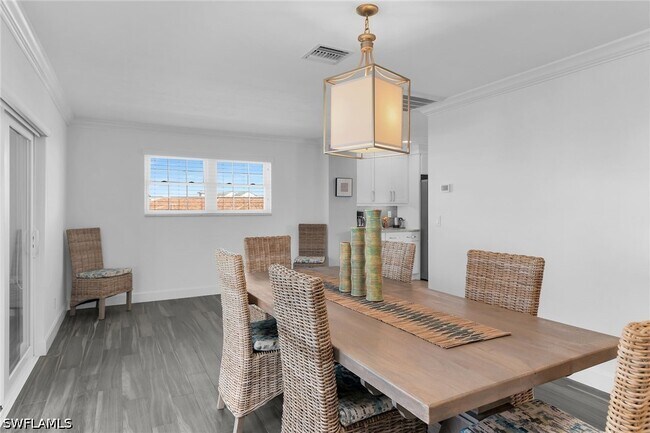 Building Photo - 1020 Swallow Ave