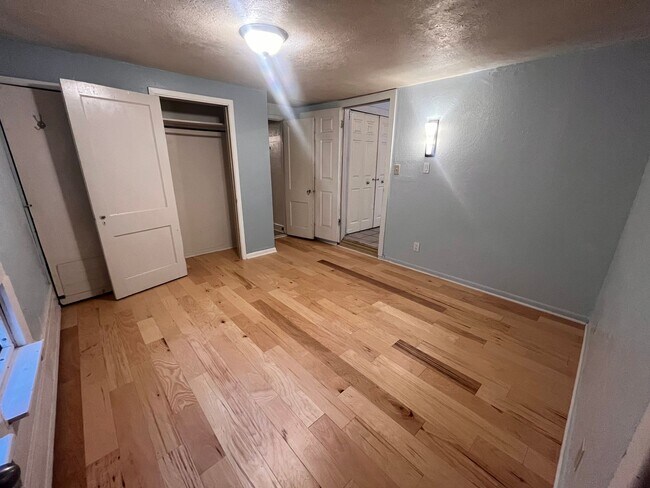 Building Photo - Charming North Campus Bungalow