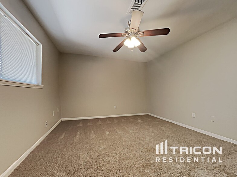 Building Photo - 218 S Diamondhead Blvd