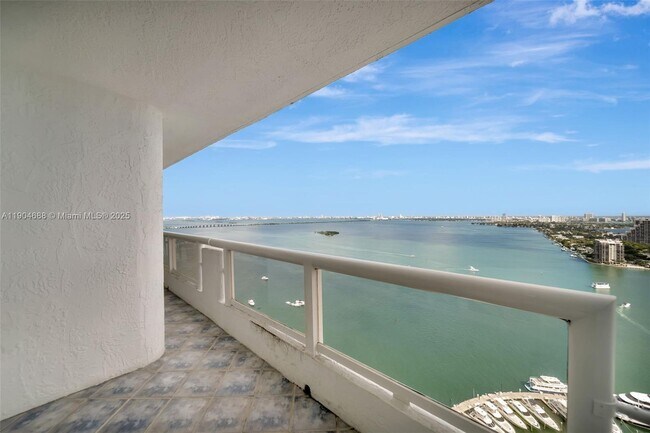 Building Photo - 1717 N Bayshore Dr