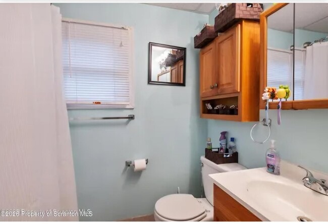 Building Photo - 215 Bellman St