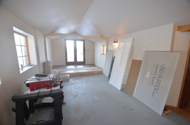 Building Photo - 398 Beaver Creek Rd