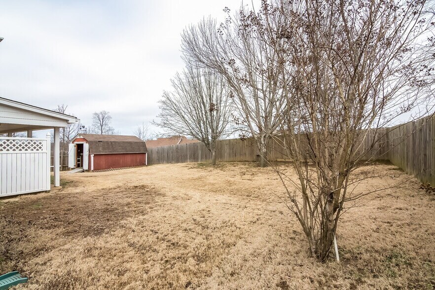 Building Photo - 75 Oakridge Cove