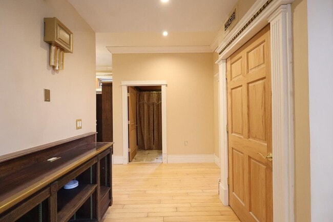 Building Photo - 67 Anderson Pond Rd