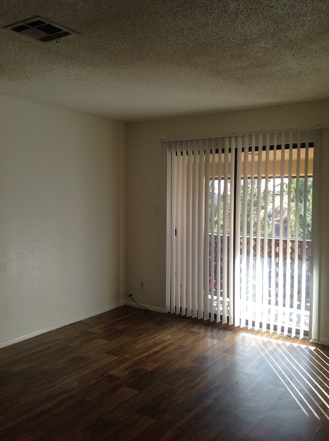 Primary Photo - Vista on Majestic