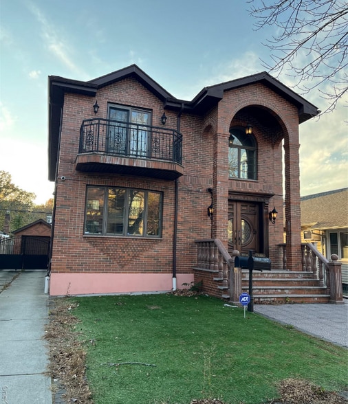 Primary Photo - 55-69-69229 229th St