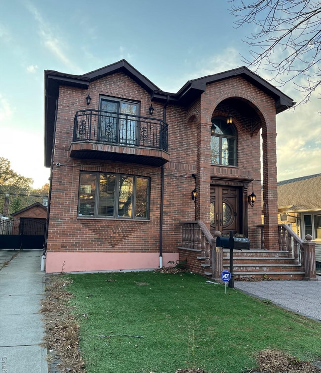 Building Photo - 55-69-69229 229th St