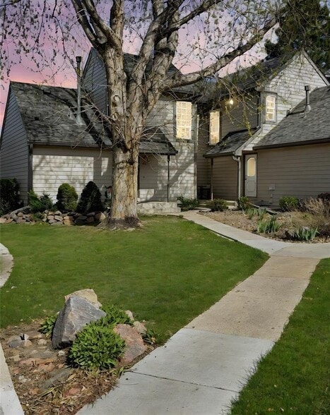 Primary Photo - 422 Cobblestone Dr