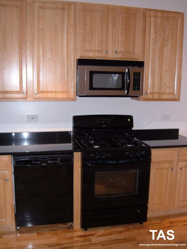 Building Photo - 3735 N Christiana Ave