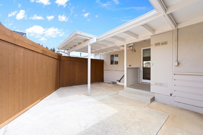 Building Photo - Charming 2-Bedroom Home in Ventura