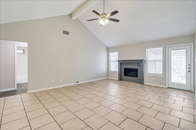 Building Photo - 10833 Grand Teton Dr