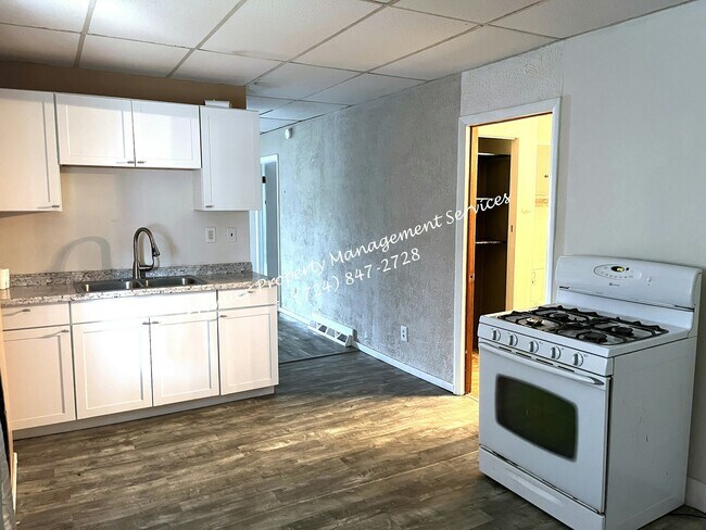 Building Photo - 602 E Lutton St
