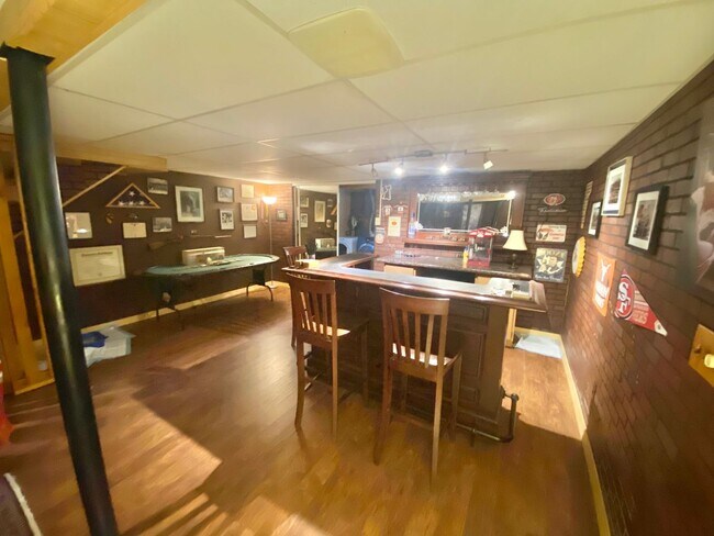 Building Photo - 56 Morellen Ln