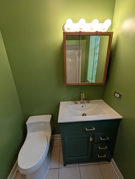 Building Photo - 3145 W Augusta Blvd