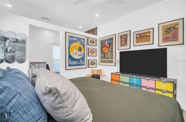 Building Photo - 747 2nd St N