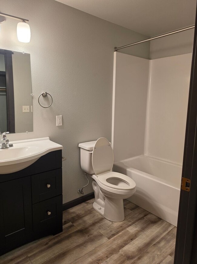 Building Photo - MODERN DOWNTOWN LIVING