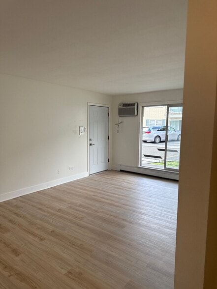 Building Photo - 17385 70th Ave