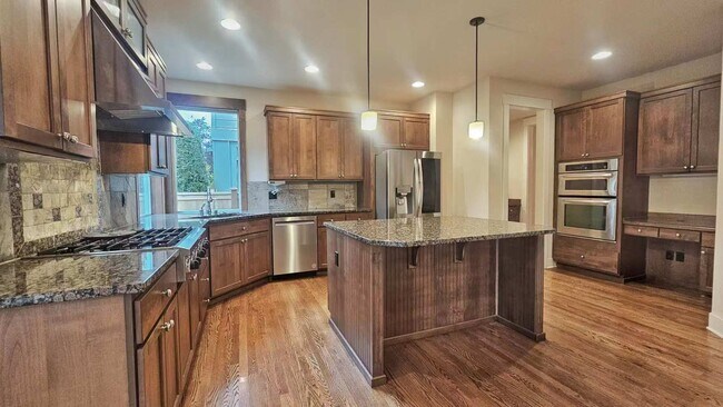 Building Photo - Beautiful 5 Bed 3.5 Bath Home in Redmond Ridge, Redmond.