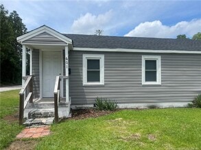 Building Photo - 601 Pate St