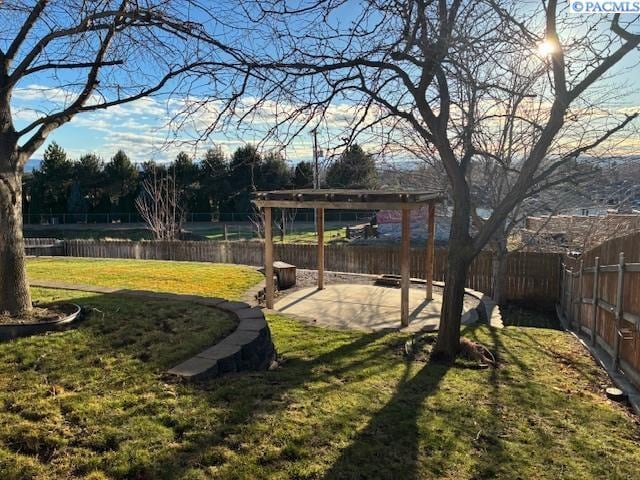 Building Photo - Great Back Yard! Lawn Care Included