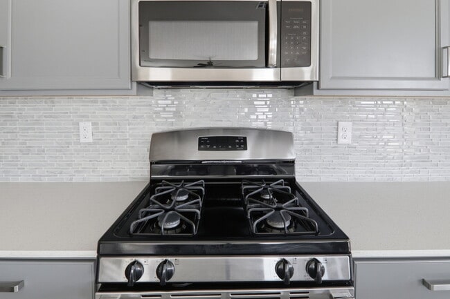 Building Photo - 3158 Molinos Dr