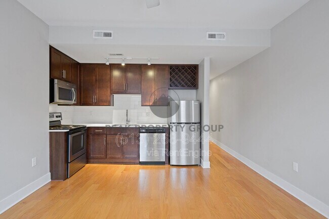 Building Photo - 412 E 13th St