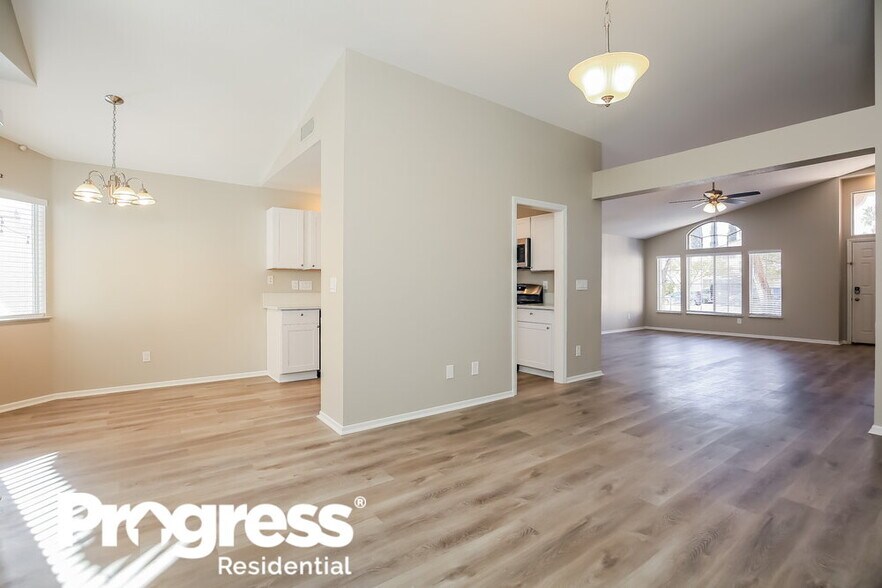 Building Photo - 3020 Forest Lake St