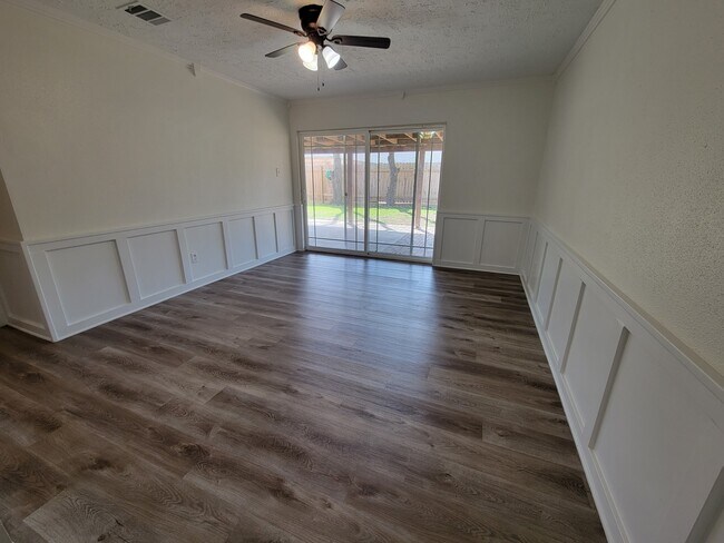 Building Photo - 22522 Deville Dr