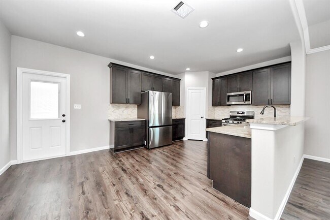 Building Photo - 314 Carlos Leal Dr