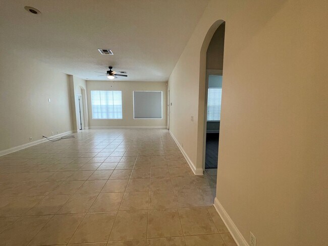 Building Photo - Keenes Point - Windermere