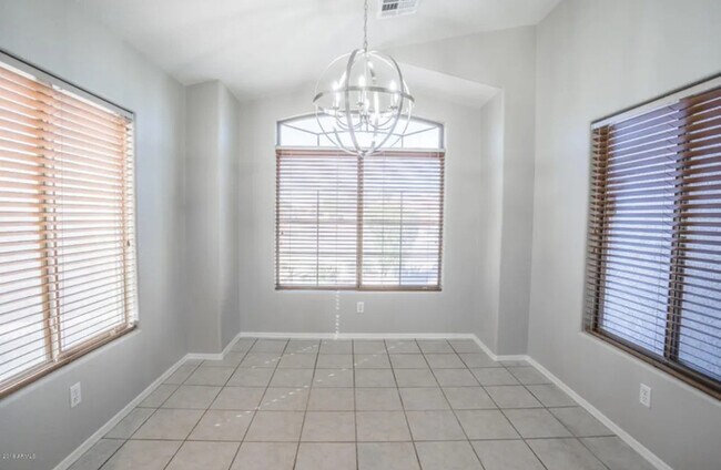 Building Photo - 3813 E Wyatt Way