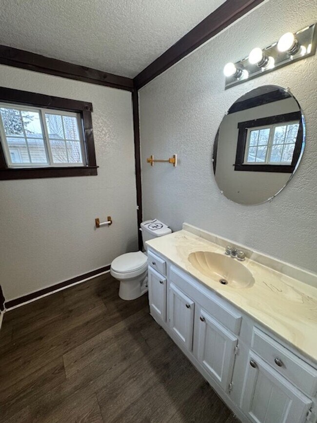 Building Photo - 2118 Drexel Ave