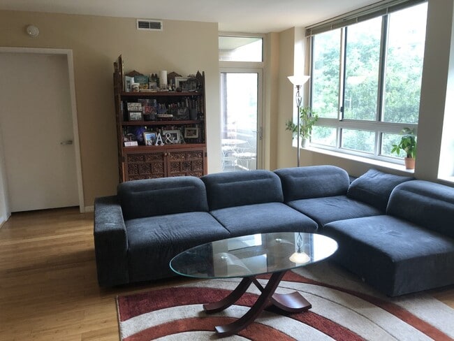 Building Photo - 350 G St SW