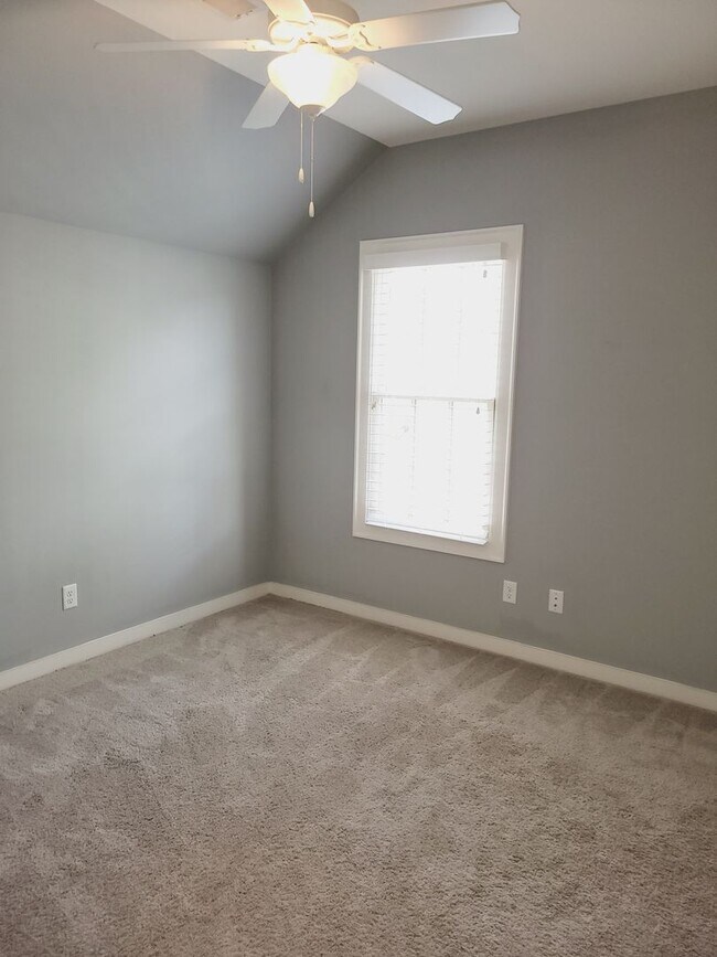 Building Photo - 4417 Tuckahoe Ln