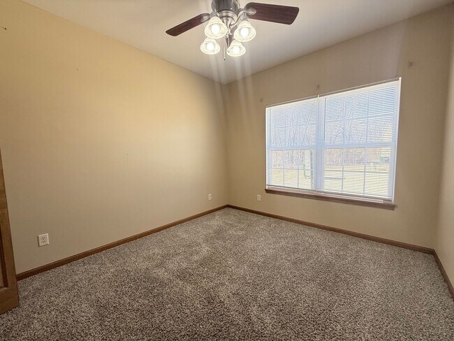 Building Photo - Beautiful 2 Bed, 2 Bath Luxury Condo - May Promo -Apply Today!
