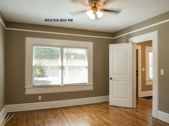 Building Photo - 987 Katherwood Dr SW