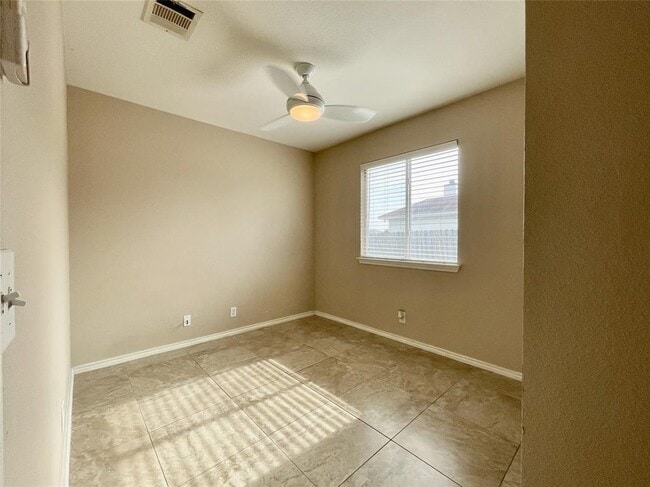 Building Photo - 318 Mitchell Dr