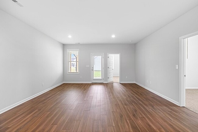 Building Photo - Move-In Special: Save $500 on Your First M...