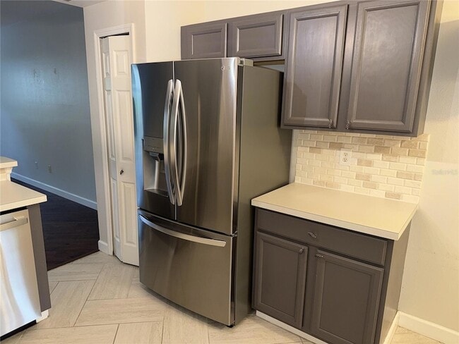 Building Photo - 550 Cranes Way