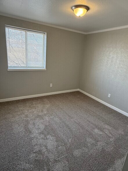 Building Photo - 505 Clough St