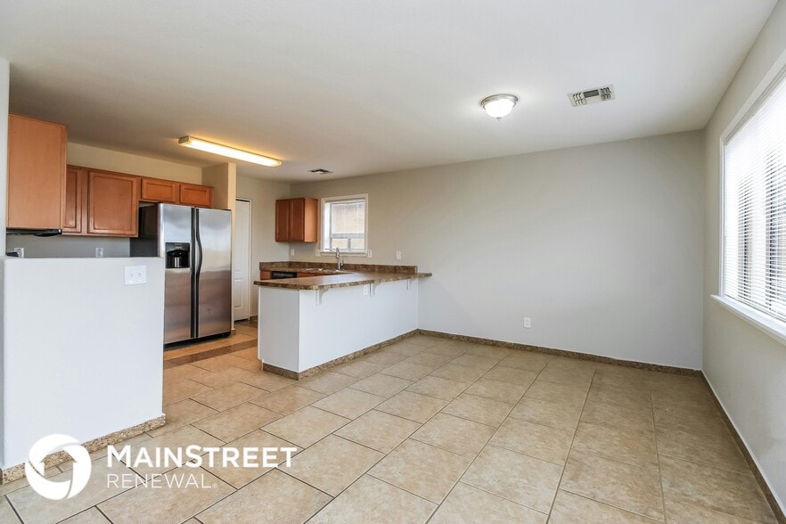 Building Photo - 42478 W Hillman Dr
