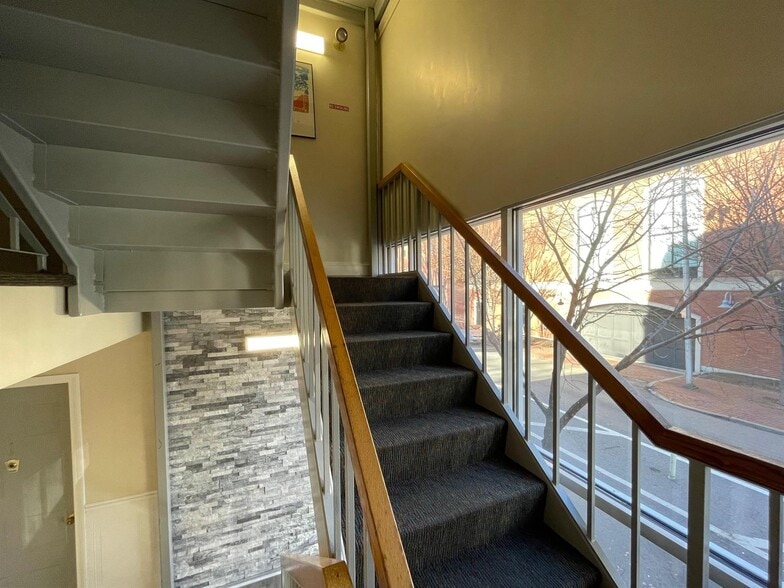Building Photo - 12 Mount Auburn St