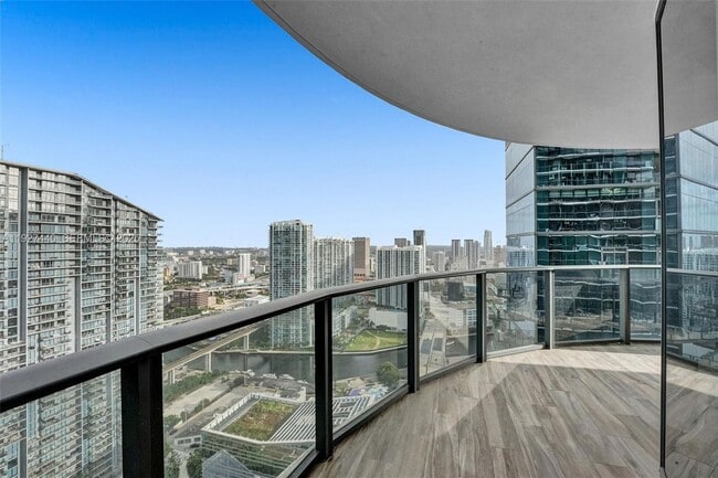 Building Photo - 801 S Miami Ave